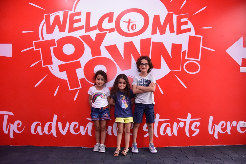 Toy Town Grand Opening-Wall of Fame